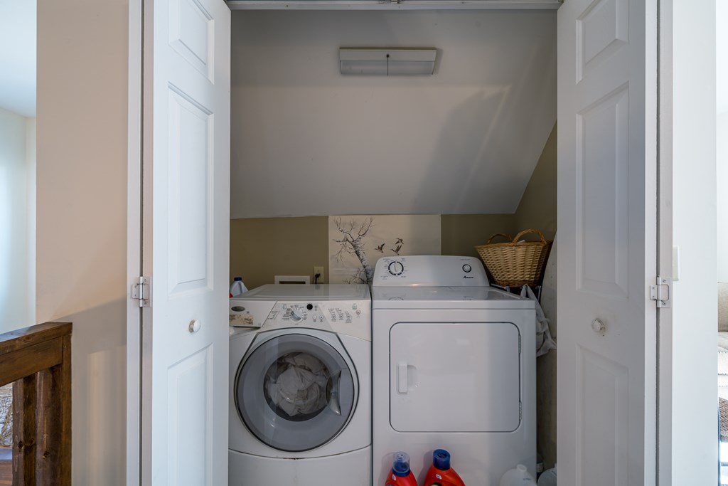 160 Primrose Court Ellijay, GA 30540 - Photo 26 of 52 a utility room with dryer and washer