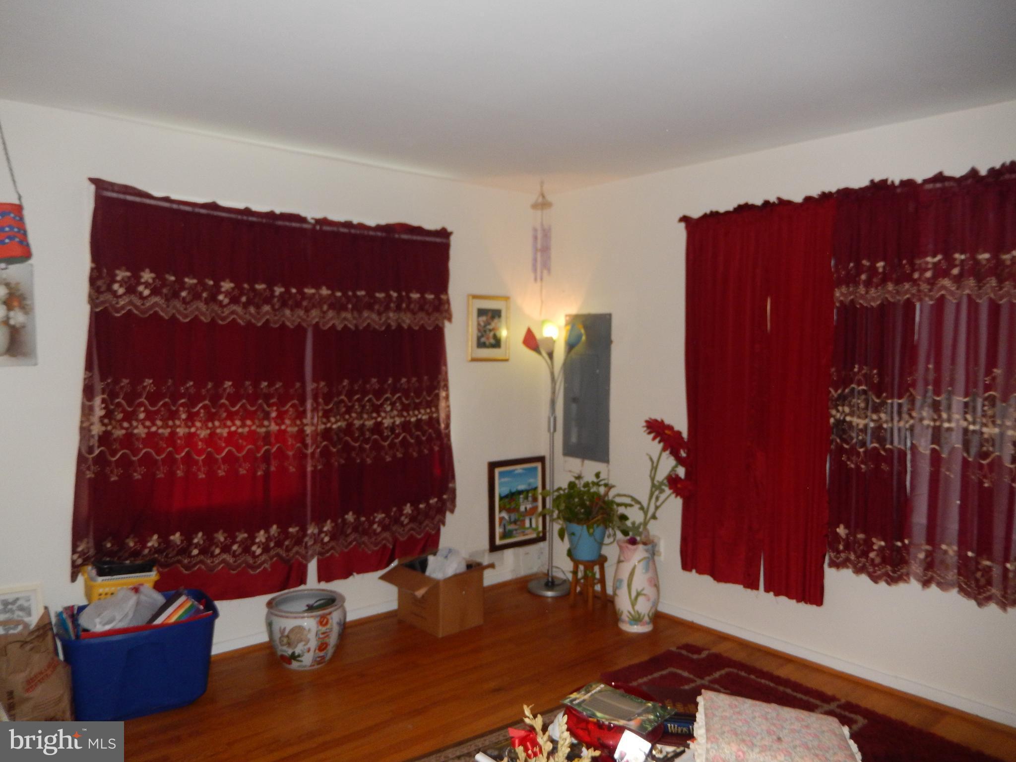12105 Goodhill Road Silver Spring, MD 20902 - Photo 4 of 15 Living Room