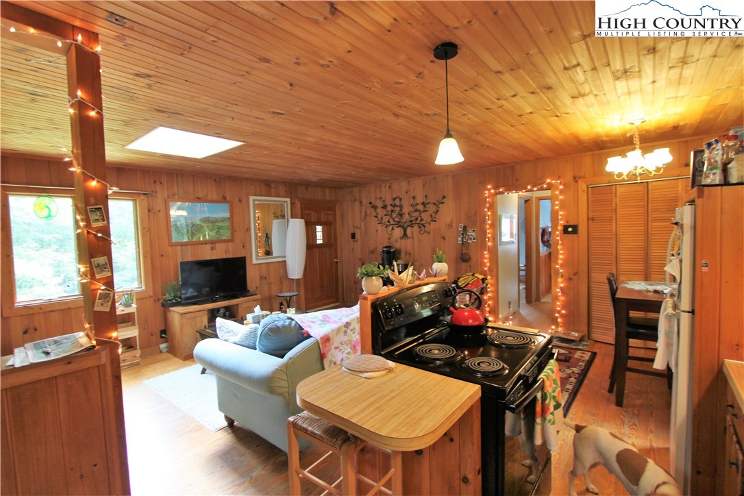 607-609 Norman Road Boone, NC 28607 - Photo 12 of 18 Gallery Image 12
