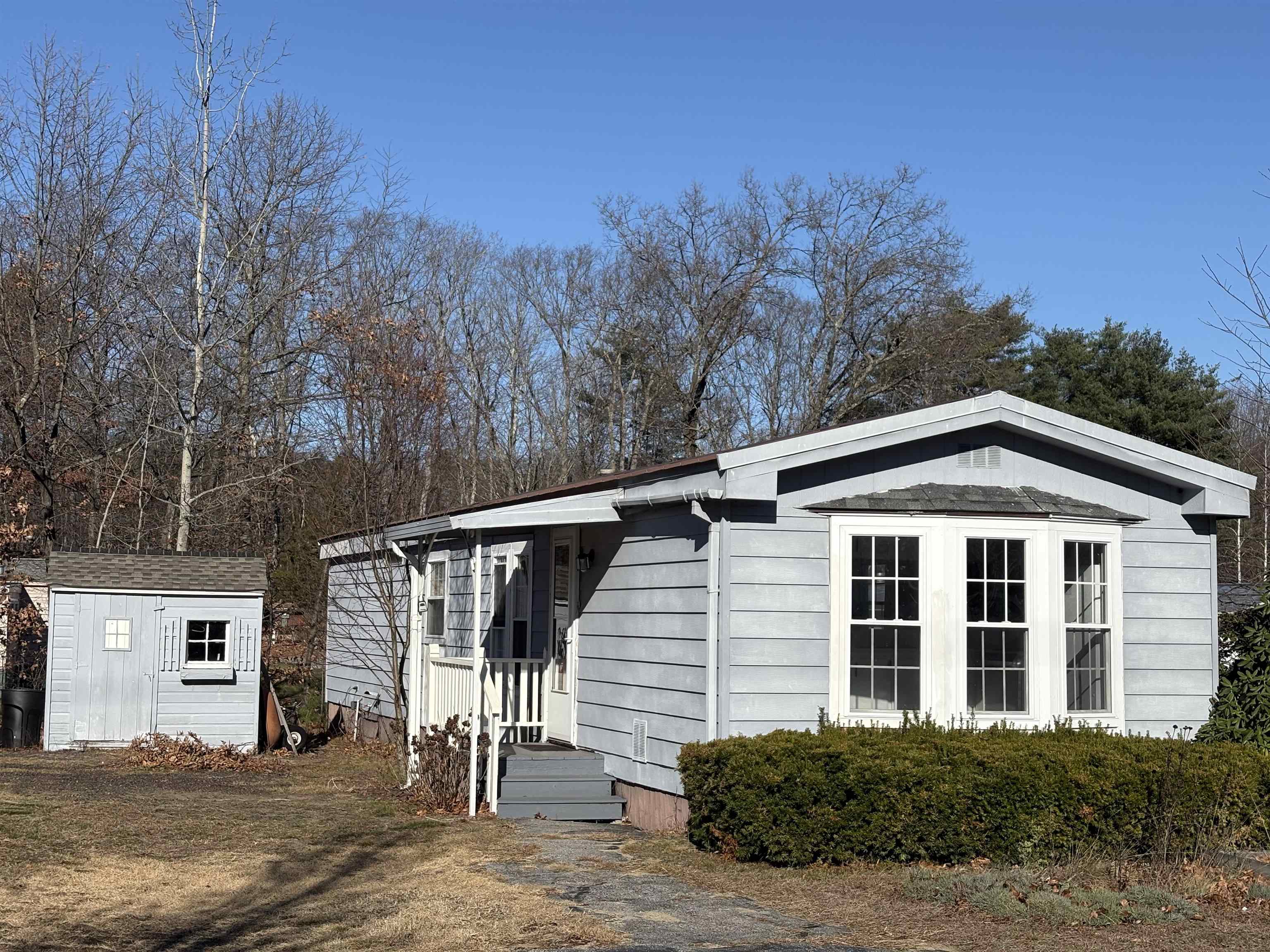 82 Rachael Circle Goffstown, NH 03045 - Photo 1 of 17