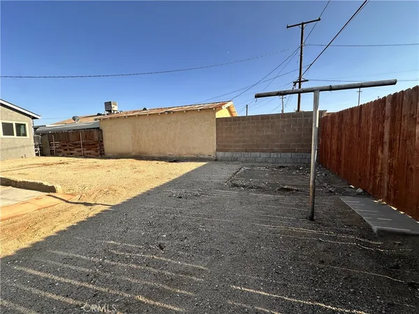 $1,450 | 314 Wilshire Place, Barstow, CA 92311