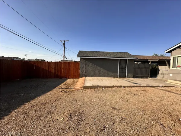 $1,450 | 314 Wilshire Place, Barstow, CA 92311