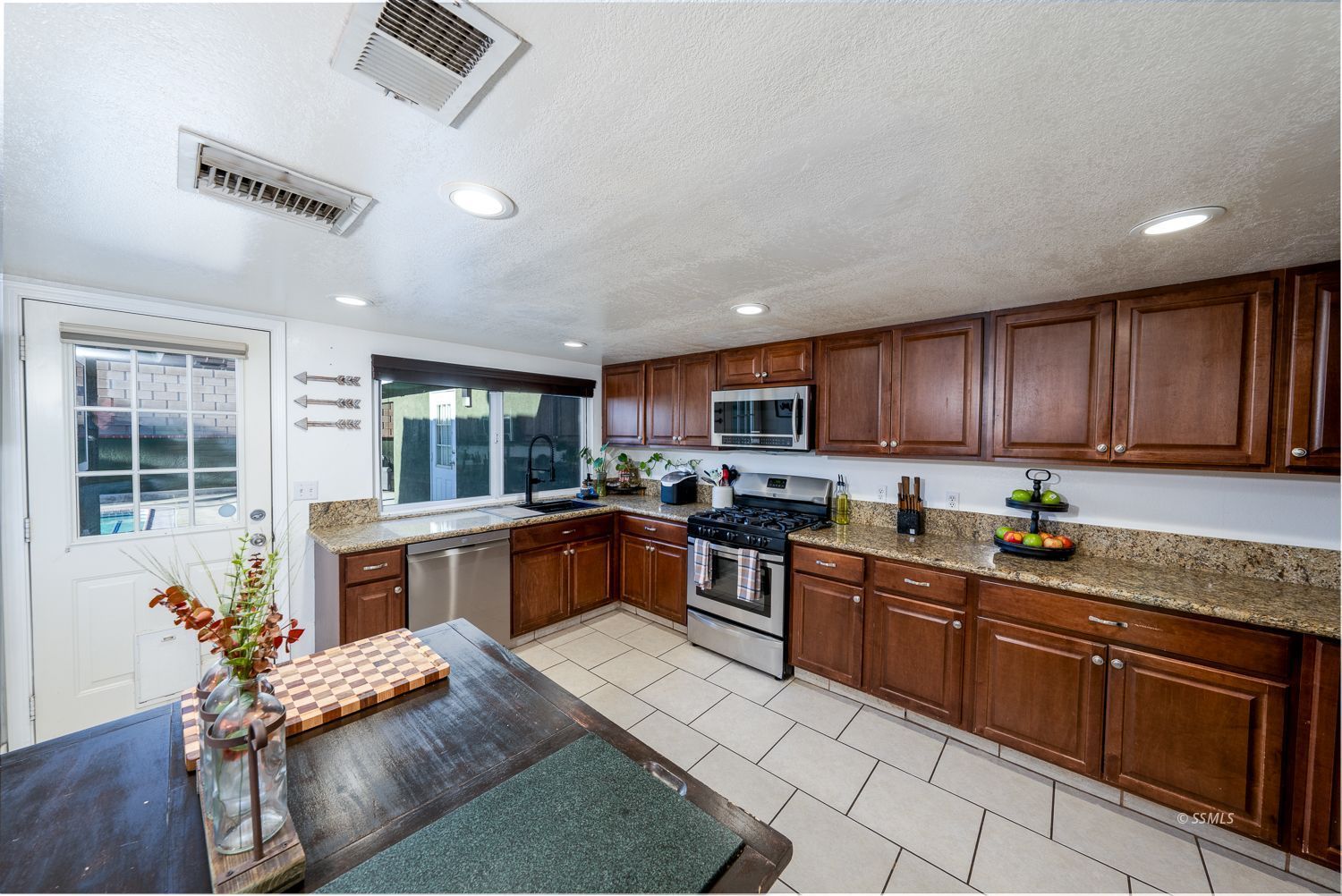 244 West Rader Avenue Ridgecrest, CA 93555 - Photo 14 of 43 Gallery Image 14