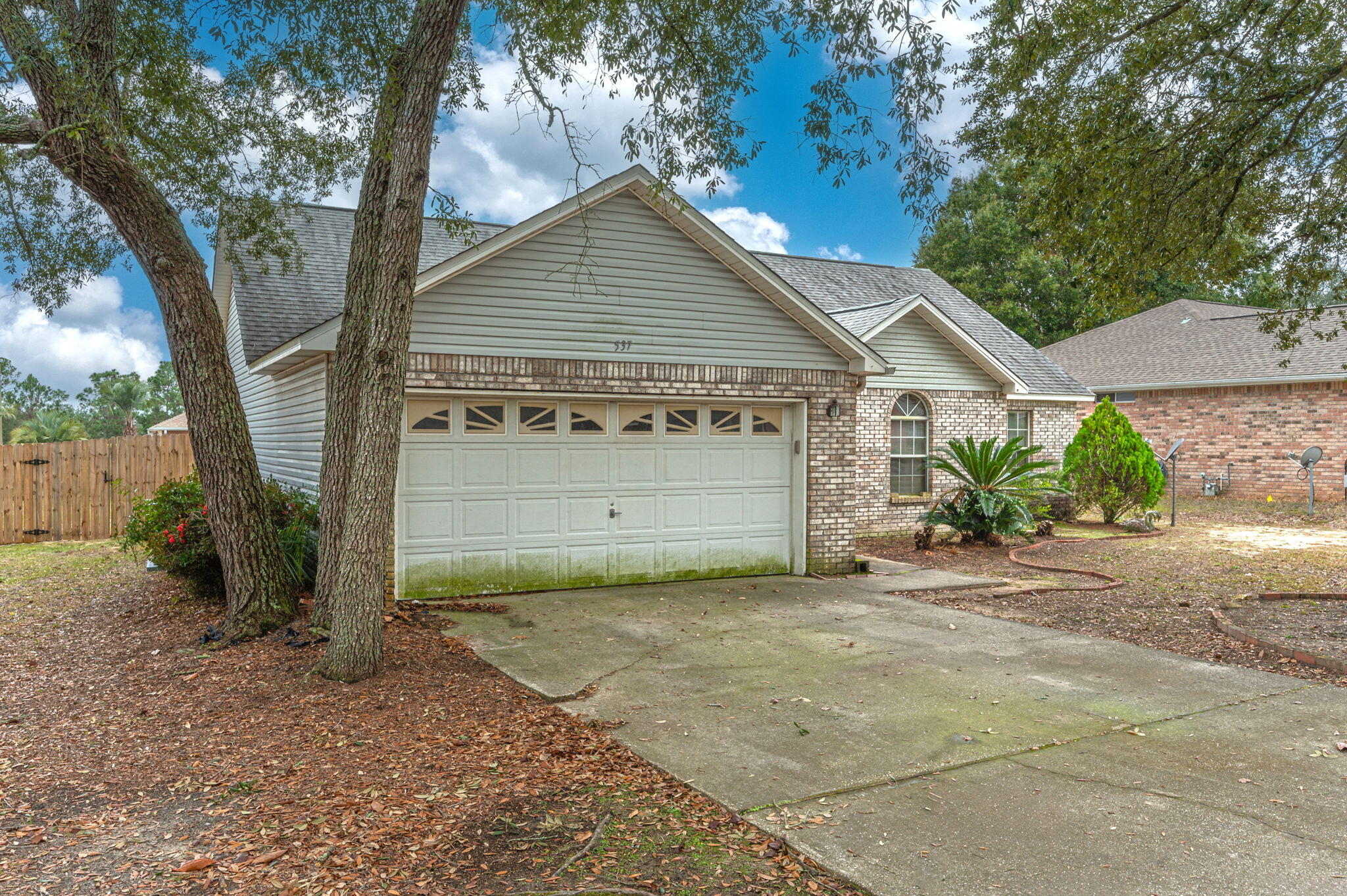 537 Risen Star Drive Crestview, FL 32539 - Photo 3 of 34 3-web-or-mls-537 Risen Star Dr Exterior-