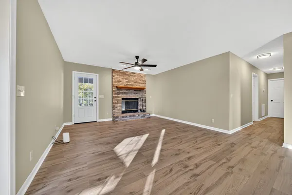 $479,900 | 226 West Biggs Road, Cottontown, TN 37048