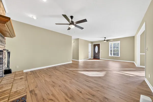 $479,900 | 226 West Biggs Road, Cottontown, TN 37048