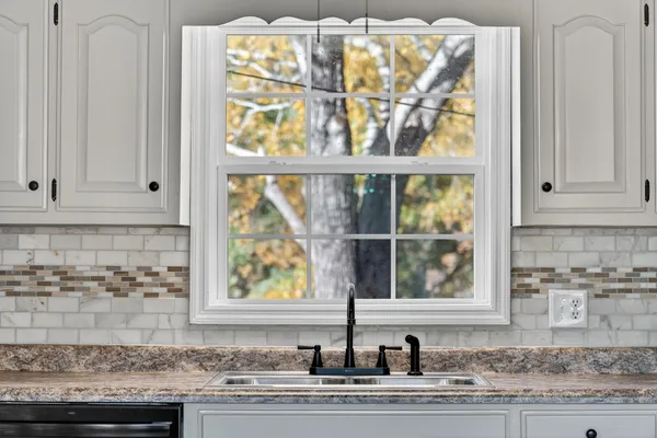 $479,900 | 226 West Biggs Road, Cottontown, TN 37048