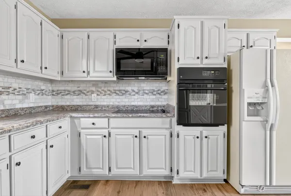 $479,900 | 226 West Biggs Road, Cottontown, TN 37048