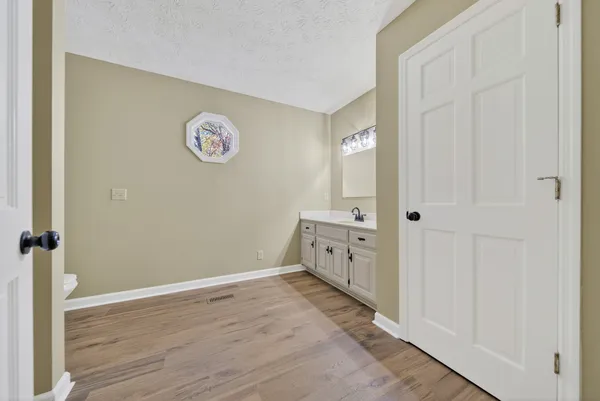 $479,900 | 226 West Biggs Road, Cottontown, TN 37048