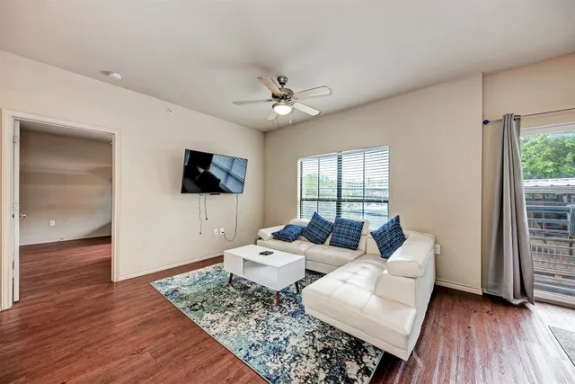 $3,495 | 5117 North Lamar Boulevard, Unit 200, Austin, TX 78751