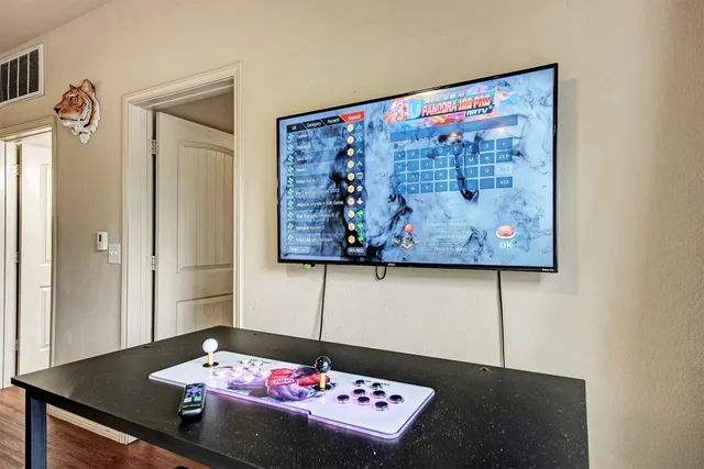 $3,495 | 5117 North Lamar Boulevard, Unit 200, Austin, TX 78751