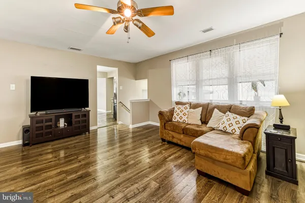 $389,900 | 712 West Wood Avenue, Somerdale, NJ 08083