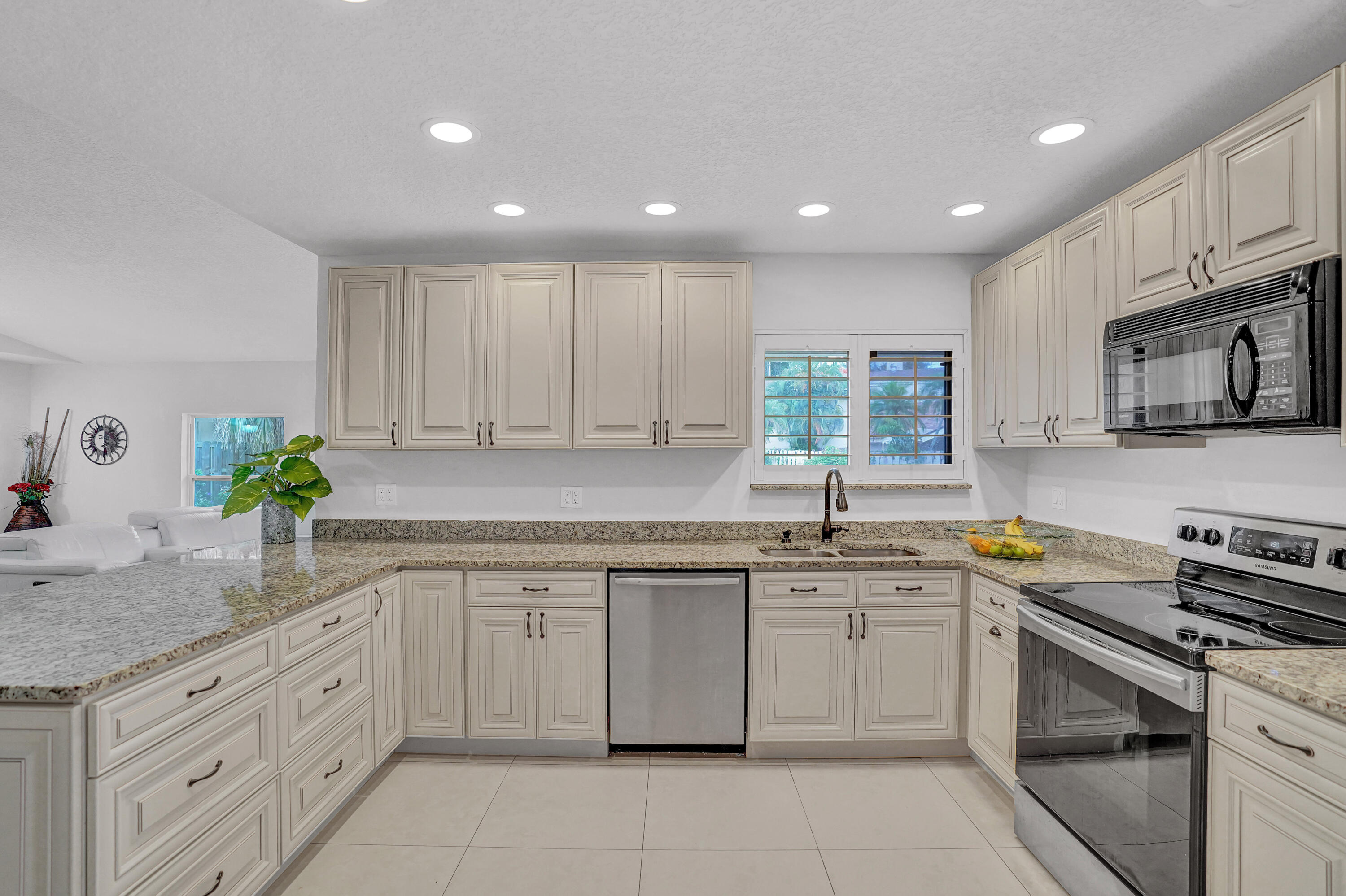 7680 Stanway Place Boca Raton, FL 33433 - Photo 15 of 30 KITCHEN