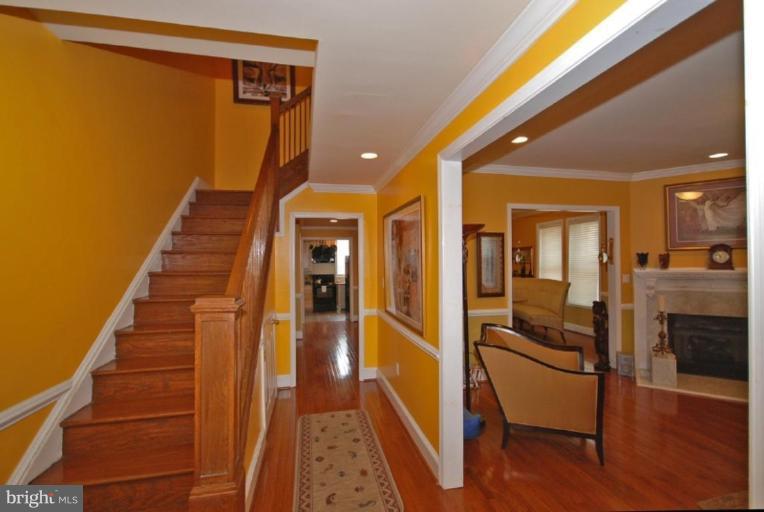 99 Rhode Island Avenue Northeast Washington, DC 20002 - Photo 3 of 24 Hallway