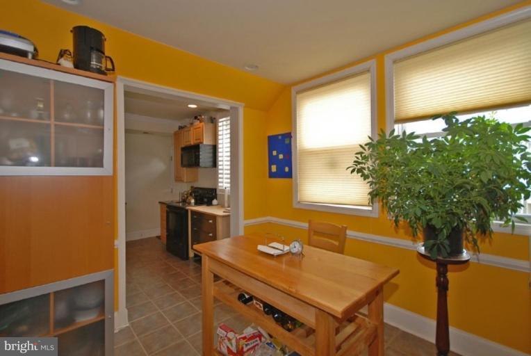 99 Rhode Island Avenue Northeast Washington, DC 20002 - Photo 9 of 24 Breakfast Room