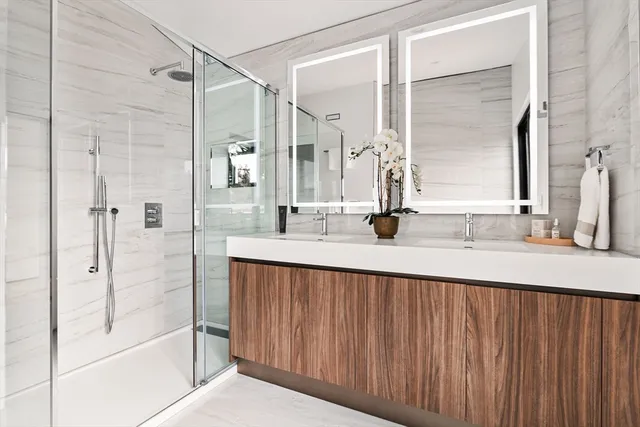 a view of entryway and hall