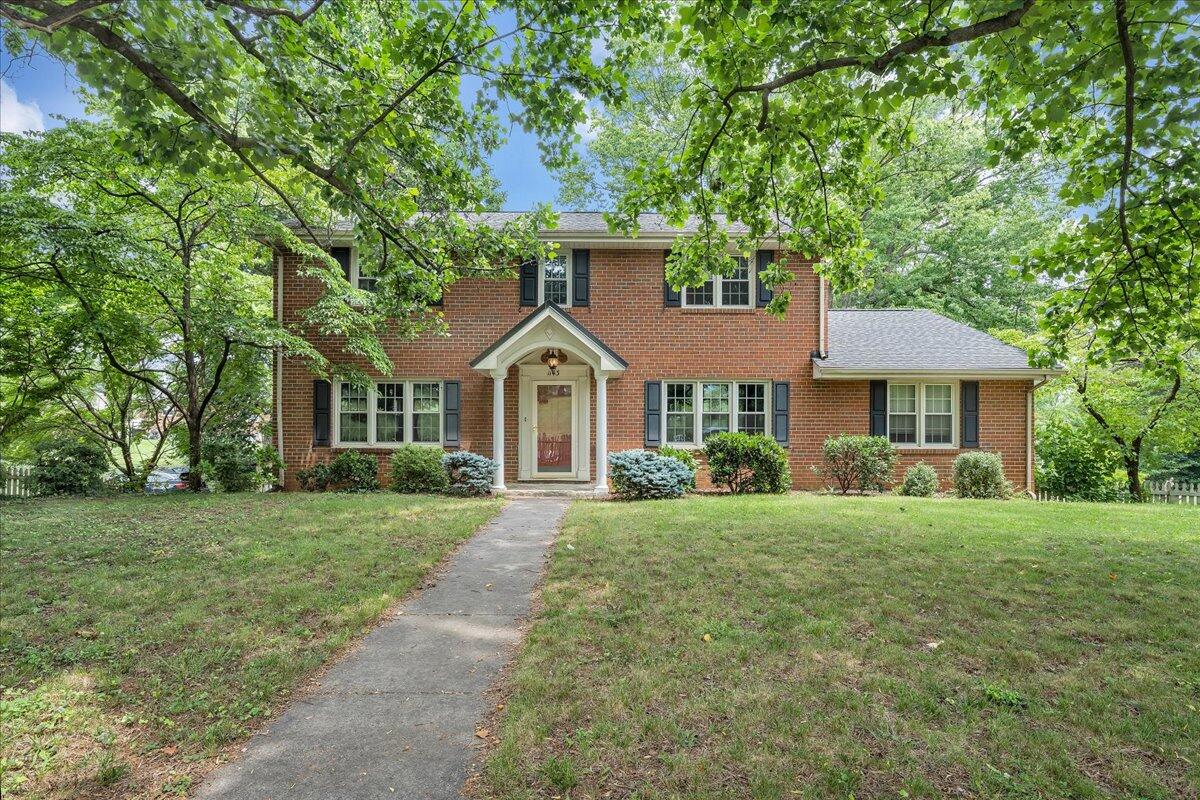 1143 Overland Road Southwest Roanoke, VA 24015 - Photo 1 of 48 69-MIB00814