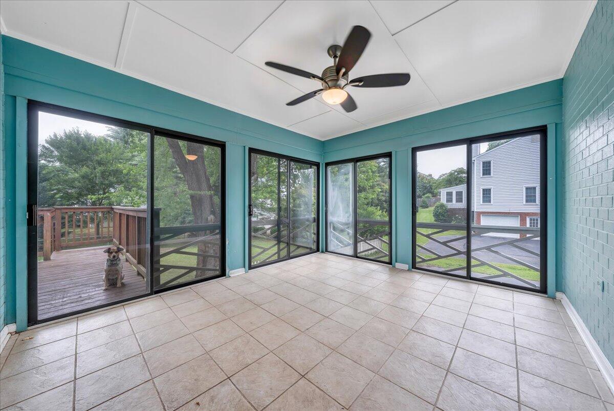 1143 Overland Road Southwest Roanoke, VA 24015 - Photo 15 of 48 29-MIB00889