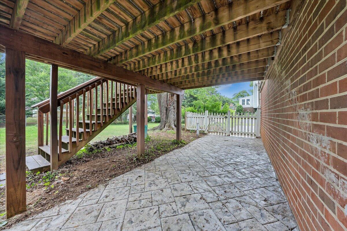 1143 Overland Road Southwest Roanoke, VA 24015 - Photo 33 of 48 49-MIB00952