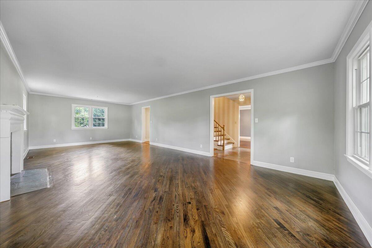 1143 Overland Road Southwest Roanoke, VA 24015 - Photo 4 of 48 07-MIB00826