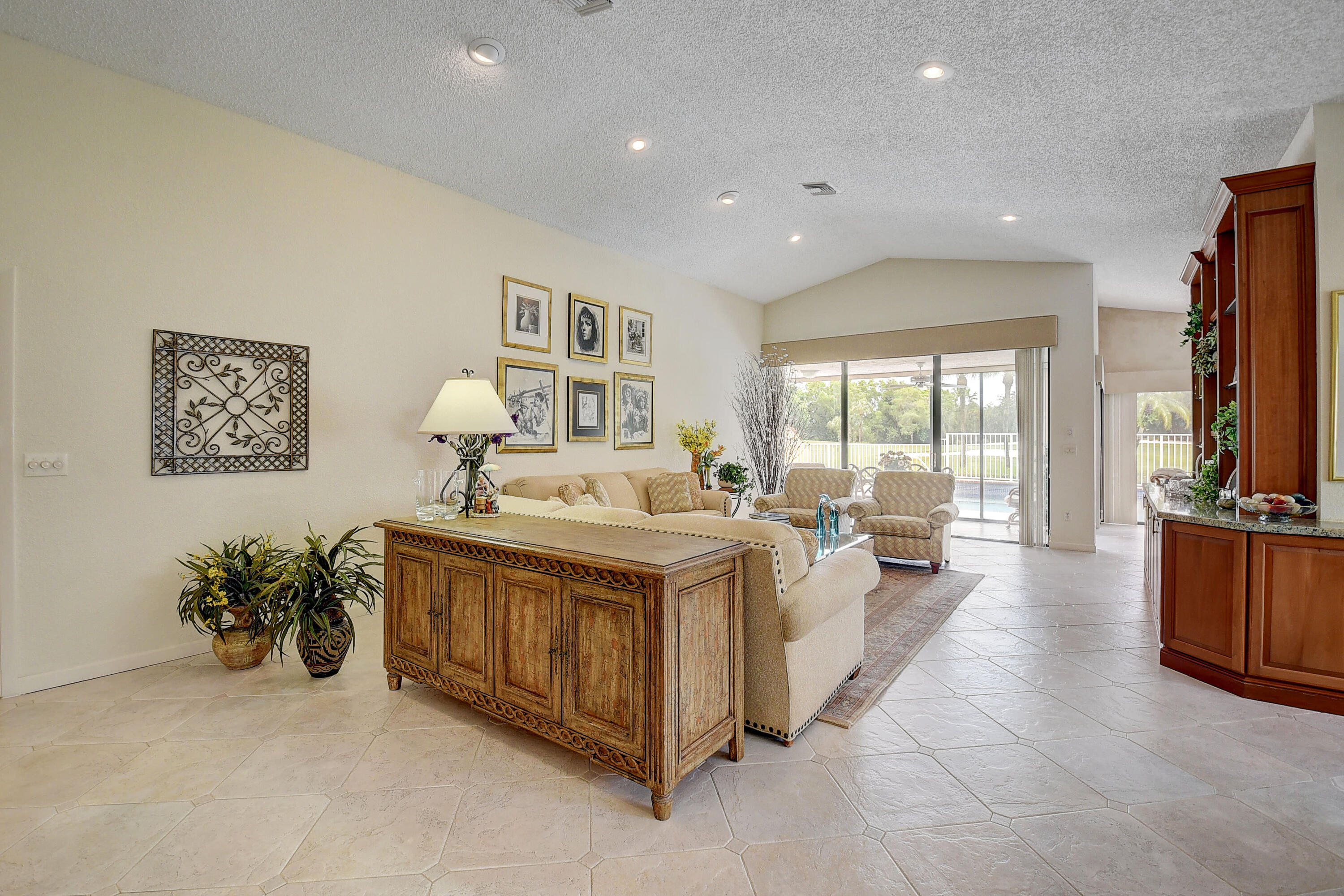 11228 Cloverleaf Circle Boca Raton, FL 33428 - Photo 4 of 54 Living Room