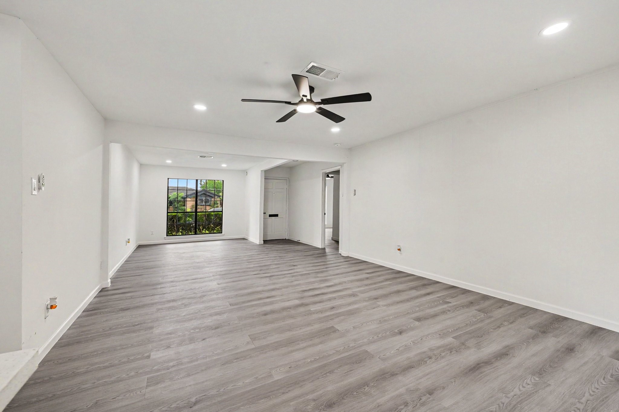 7607 Grape Street Houston, TX 77074 - Photo 6 of 42