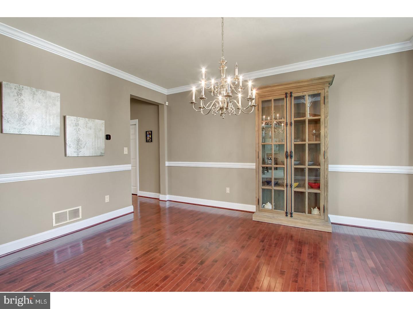 1402 Springhouse Road Reading, PA 19608 - Photo 5 of 25