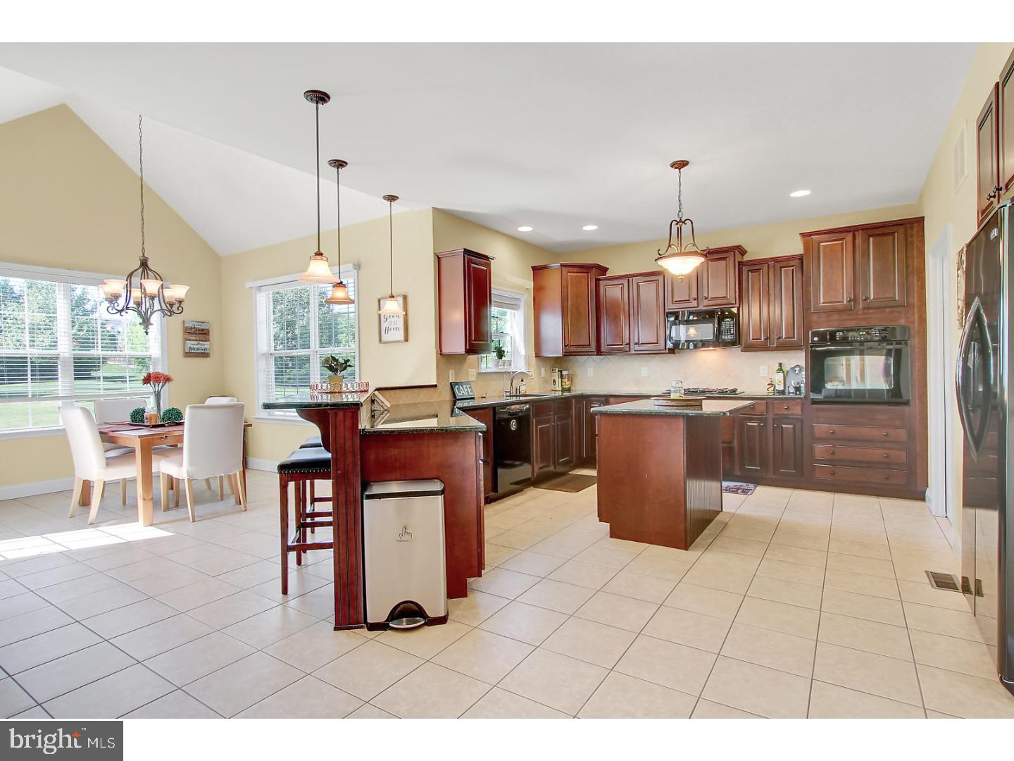 1402 Springhouse Road Reading, PA 19608 - Photo 10 of 25
