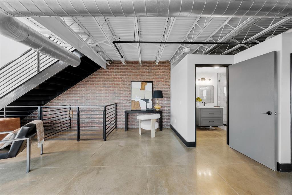 219 South 4th Street, Unit 608 Waco, TX 76701 - Photo 15 of 37 a view of entryway and hall