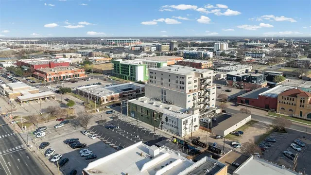 $915,000 | 219 South 4th Street, Unit 608, Waco, TX 76701