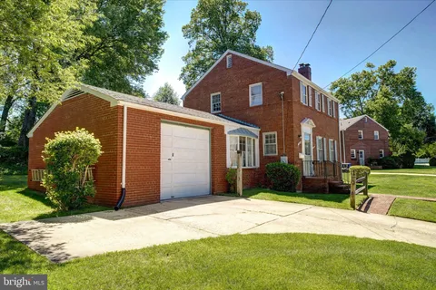 $1,600,000 | 907 North Liberty Street, Arlington, VA 22205