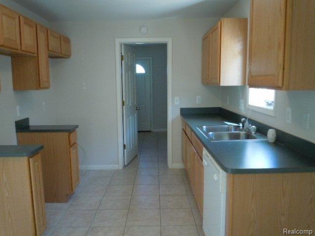 29626 South River Road Harrison Township, MI 48045 - Photo 5 of 16 Kitchen