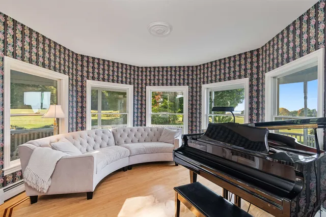 $1,325,000 | 302 Ledge Hill Drive, Georgia, VT 05478