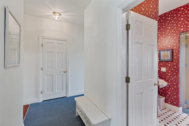 $1,325,000 | 302 Ledge Hill Drive, Georgia, VT 05478