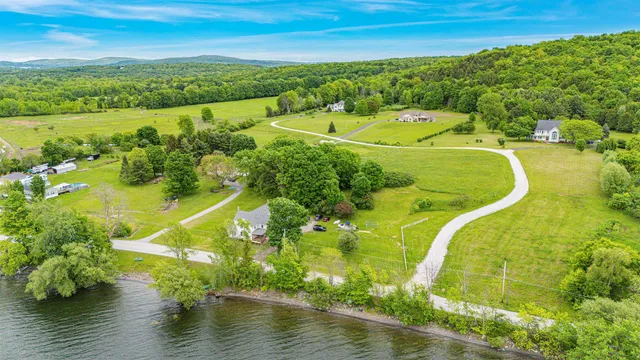 $1,325,000 | 302 Ledge Hill Drive, Georgia, VT 05478