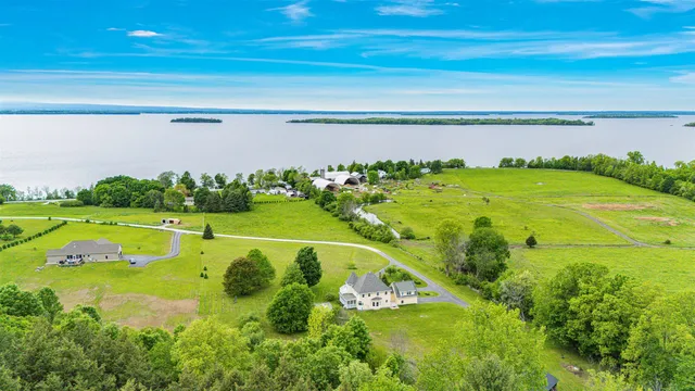 $1,325,000 | 302 Ledge Hill Drive, Georgia, VT 05478