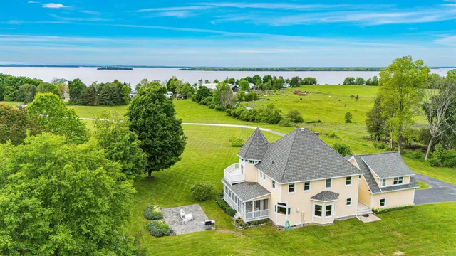 $1,325,000 | 302 Ledge Hill Drive, Georgia, VT 05478