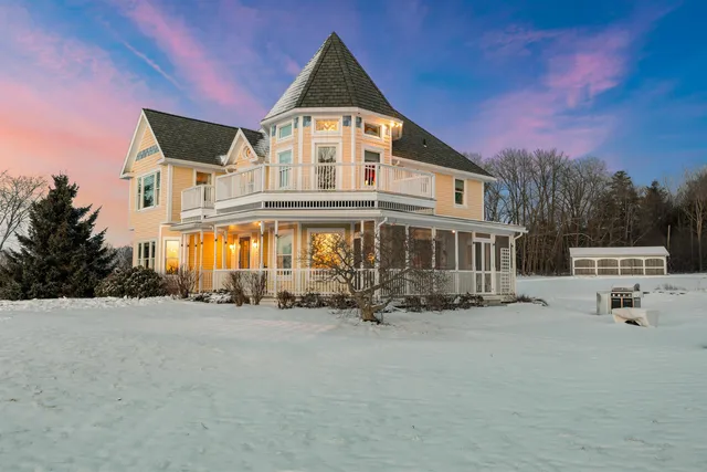 $1,325,000 | 302 Ledge Hill Drive, Georgia, VT 05478