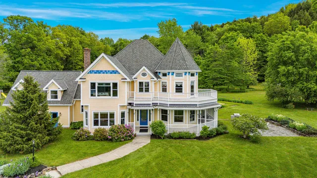 $1,325,000 | 302 Ledge Hill Drive, Georgia, VT 05478