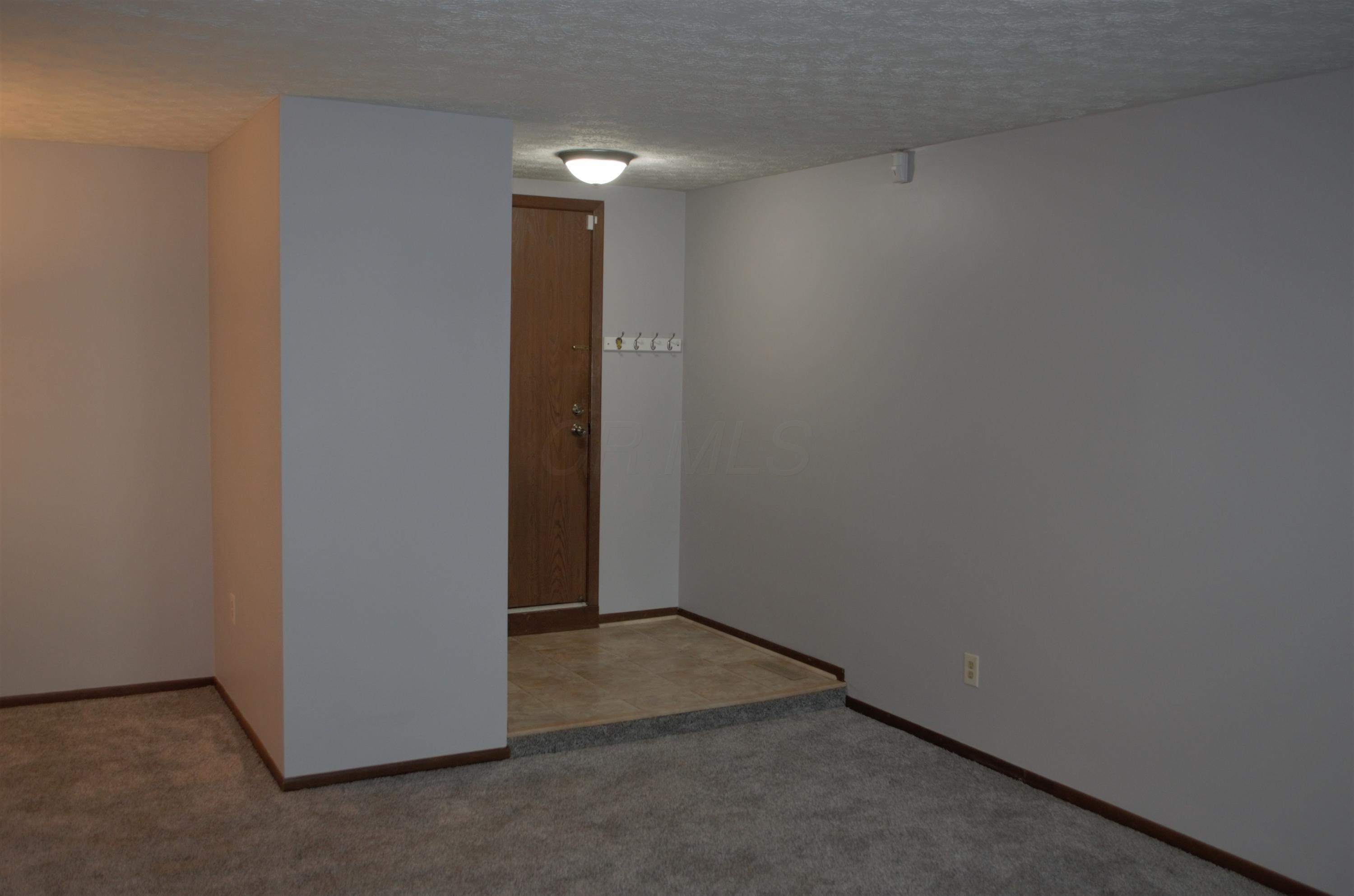 1300 Yorkland Road Columbus, OH 43232 - Photo 11 of 33