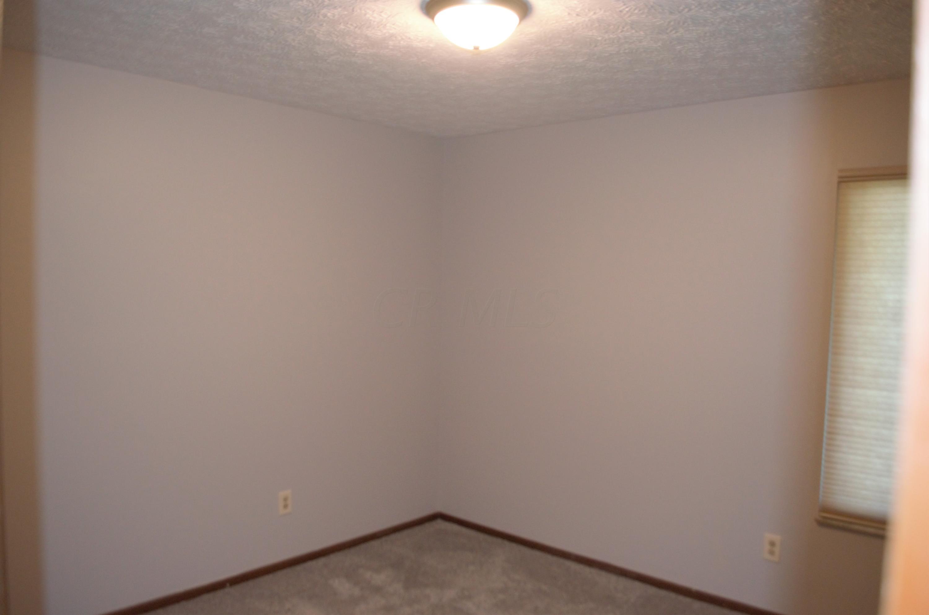 1300 Yorkland Road Columbus, OH 43232 - Photo 17 of 33