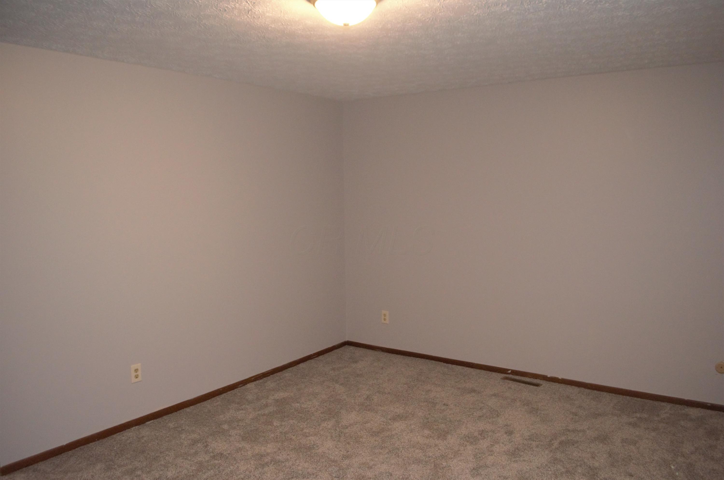1300 Yorkland Road Columbus, OH 43232 - Photo 23 of 33