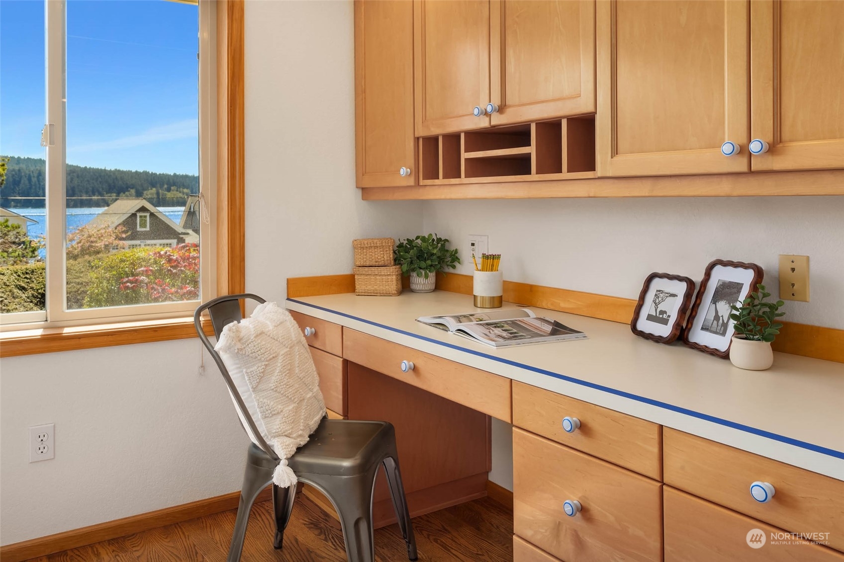 6404 Warren Street Anacortes, WA 98221 - Photo 20 of 38 a kitchen with a stove and a microwave