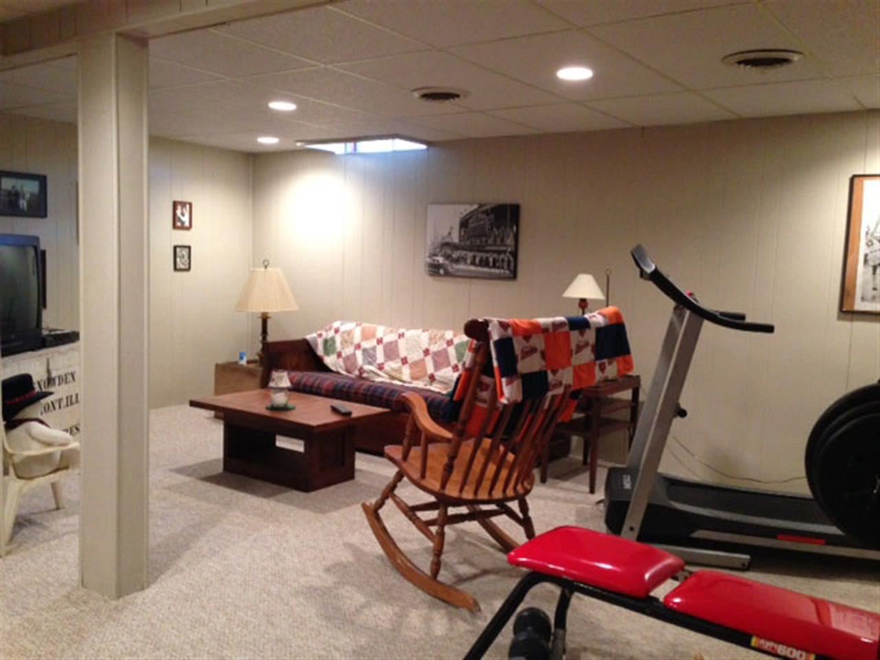90 Richmond Road Macomb, IL 61455 - Photo 15 of 16 Gallery Image 15