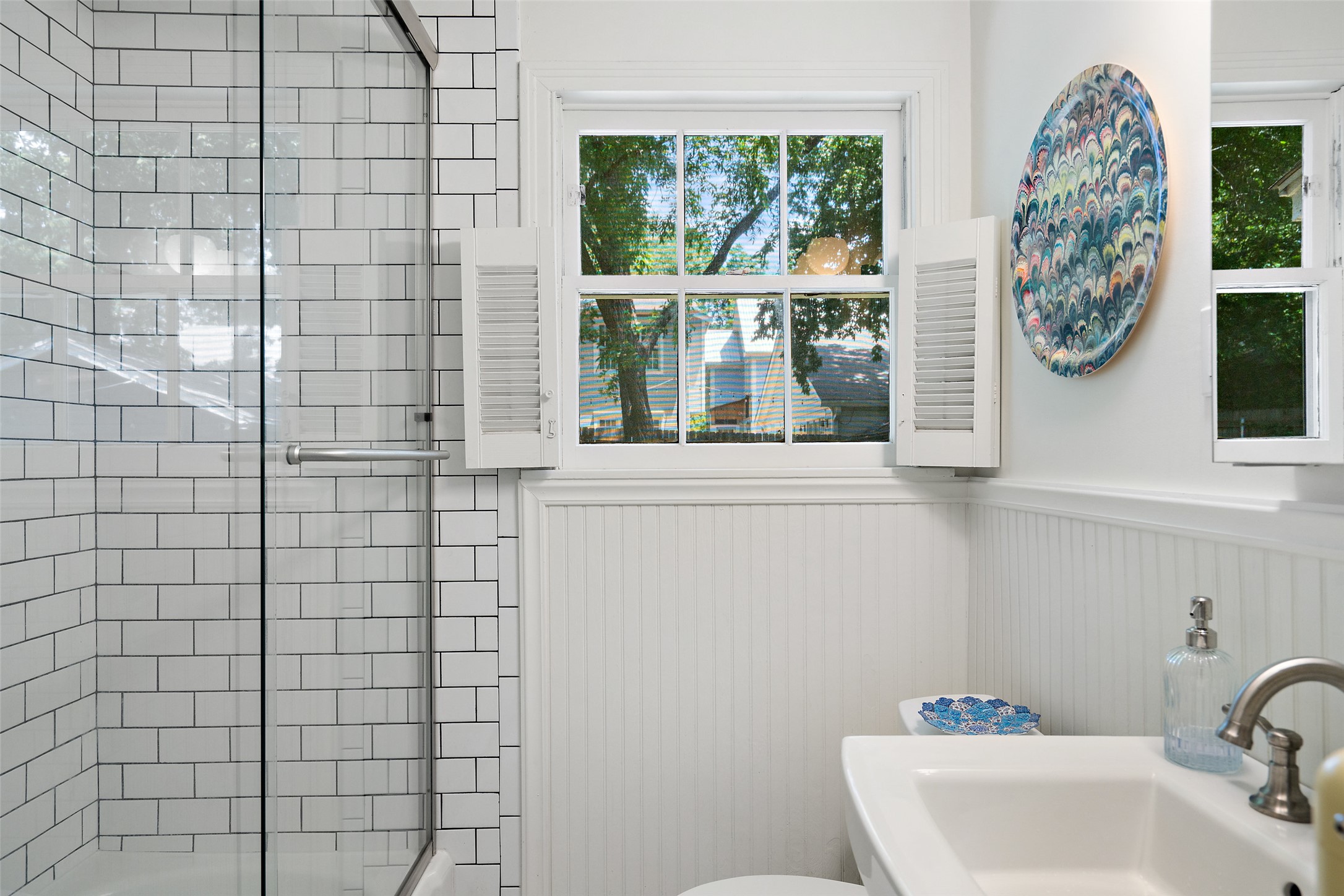 2810 Windsor Road Austin, TX 78703 - Photo 9 of 13 Renovated bathroom with laundry