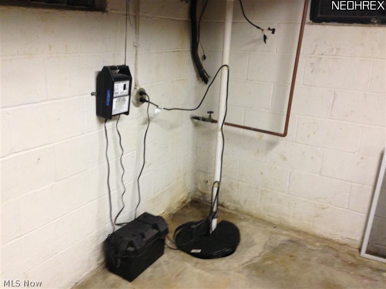 4073 Foskett Road Medina, OH 44256 - Photo 20 of 23 Battery back up sump pump