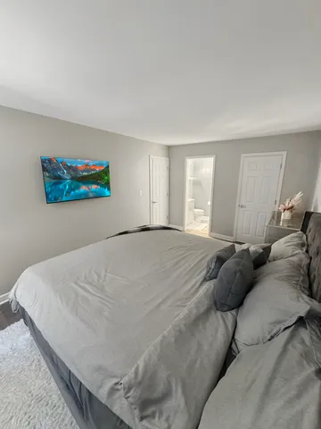 $229,900 | 2110 Country Club Drive, Woodridge, IL 60517