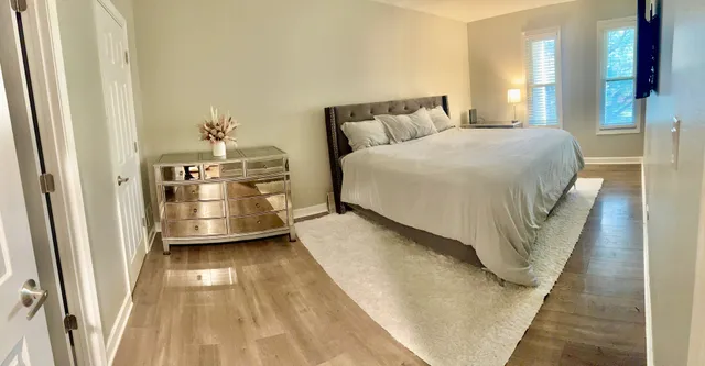 $229,900 | 2110 Country Club Drive, Woodridge, IL 60517