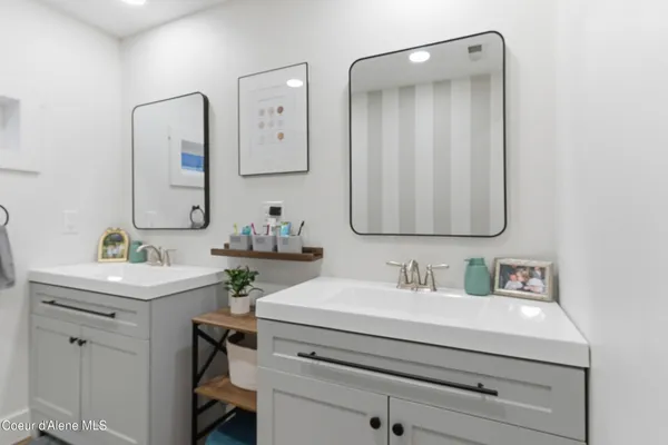 $950,000 | 417 Pine Street, Sandpoint, ID 83864