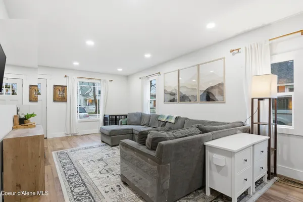 $950,000 | 417 Pine Street, Sandpoint, ID 83864